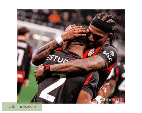 曼奇尼头球绝杀AC米兰为国际米兰赢得关键胜利